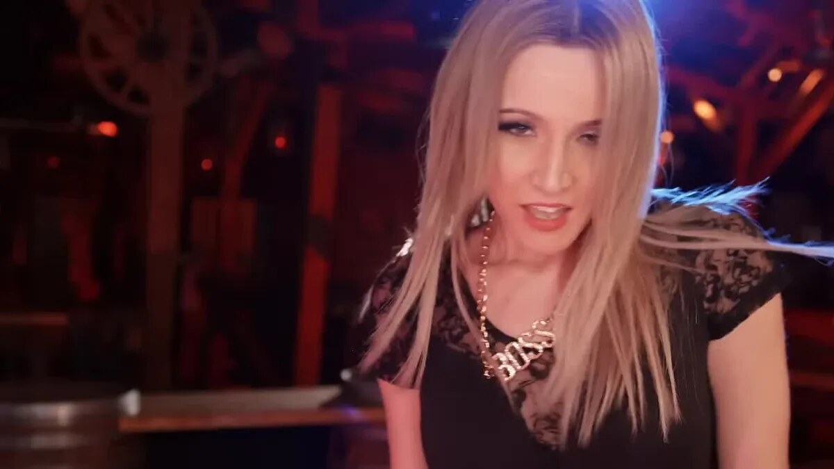 Melissa Naschenweng: Erste eigene Dirndl-Kollektion zur Wiesn