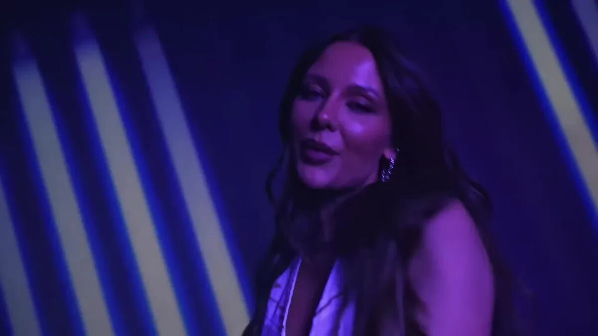 Joelina Drews trotz Lebensmittelvergiftung live auf der Bühne