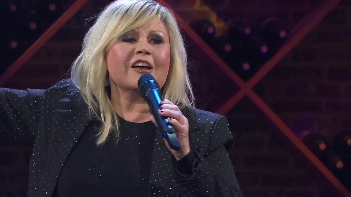 Schlager-Spaß mit Andy Borg: Gaby Baginsky eröffnet die Sendung mit »A Banda«