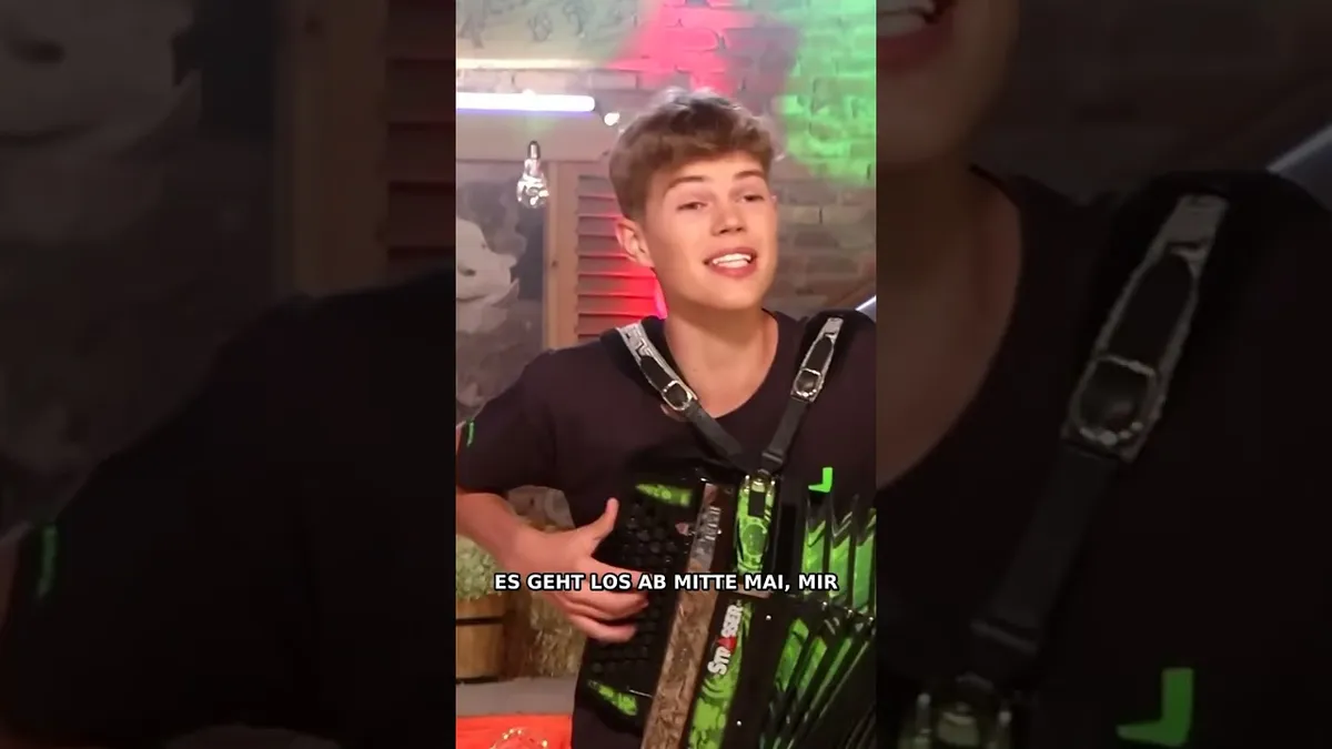 Luca Stangl singt Endlich wieder Sommer und spielt die steirische Harmonika – Vorschau des YouTube Shorts