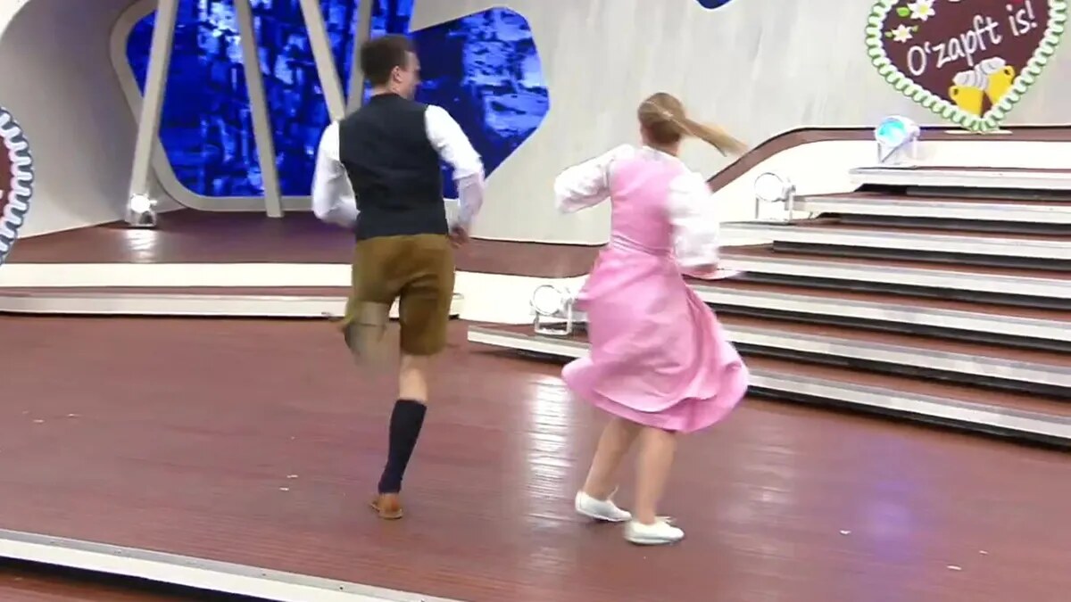 Boogie-Woogie im ZDF-Fernsehgarten: Sommerkamp und Preuhs tanzen »Skandal im Sperrbezirk«