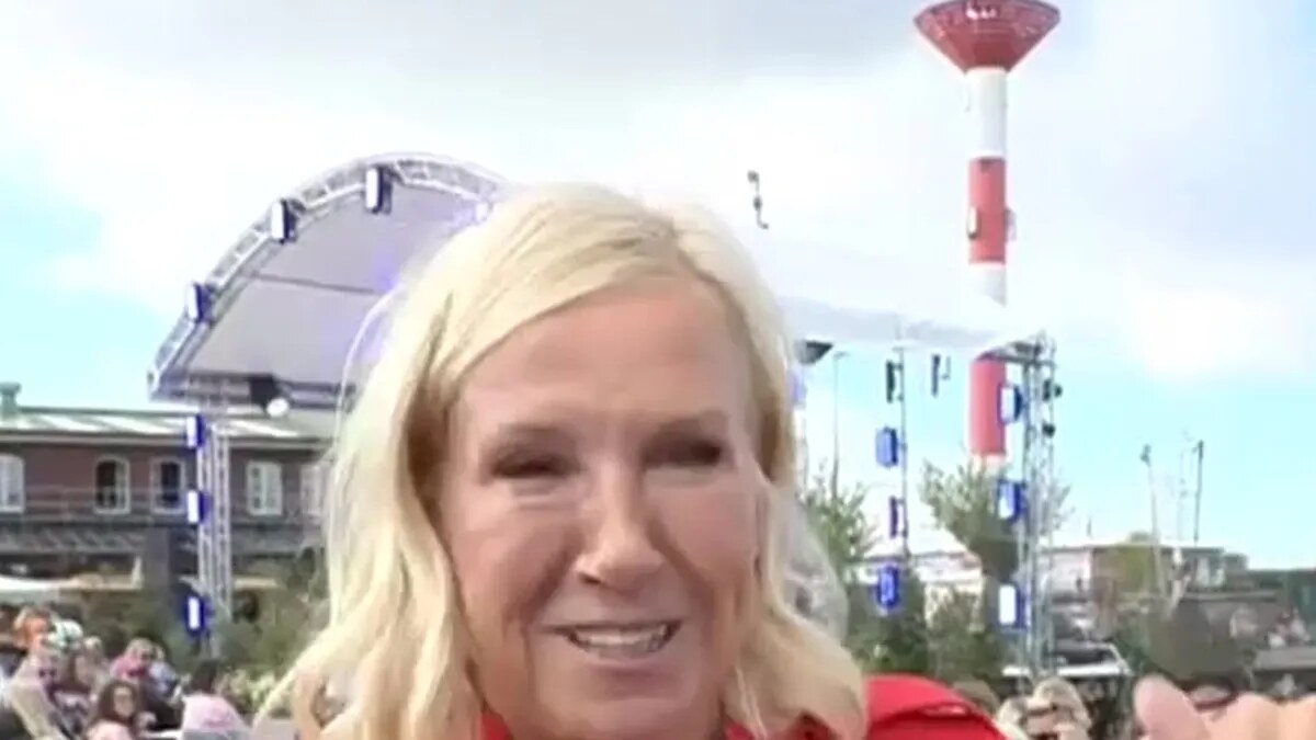 Andrea Kiewel unter Personenschutz: Ihr Bodyguard probiert im ZDF-Fernsehgarten