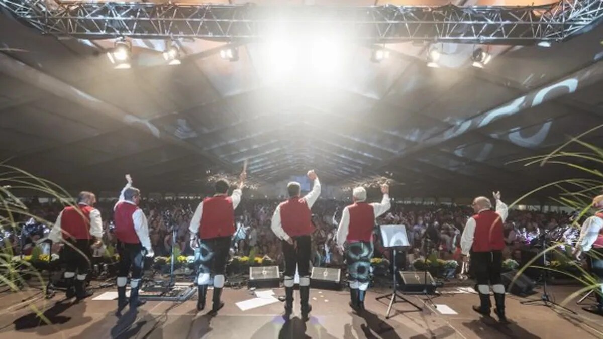 Kastelruther Spatzenfest 2026: Das 40. Spatzenfest hat begonnen – Programm, Heino und neues Album