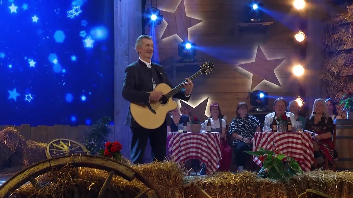 Oswald Sattler: Adventskonzerte, Weihnachtstour und 69. Geburtstag auf der Bühne