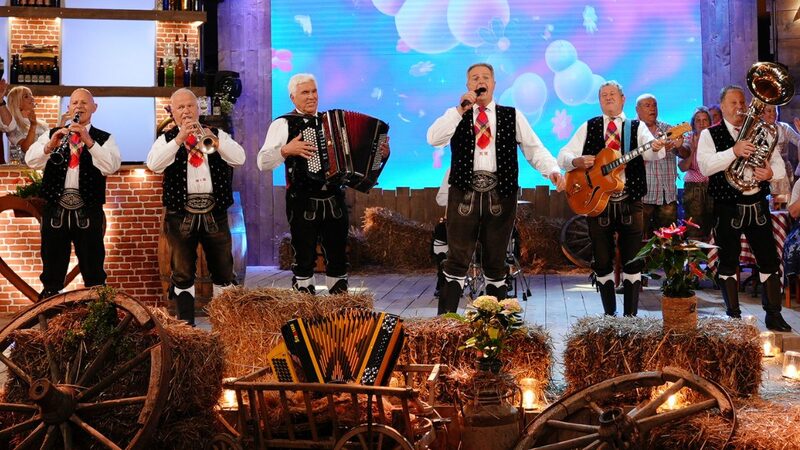 Kastelruther Spatzen: Auf Tournee, Albumrelease und TV-Auftritte – Volksmusik in Höchstform
